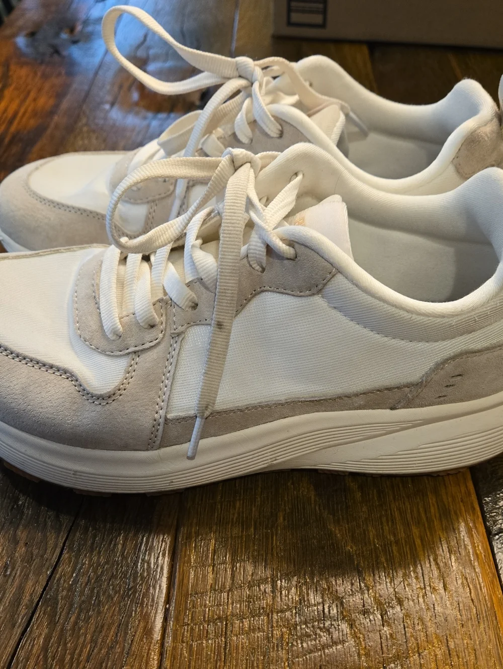 BRONAX 9W Women Wide Toe Box Athletic Casual Shoes Classic Design Sneakers